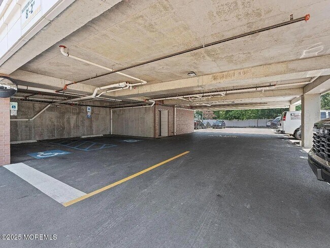 Building Photo - 27 3rd Ave