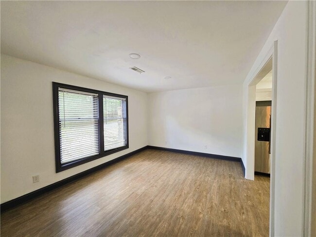 Building Photo - 26 Annette Ln