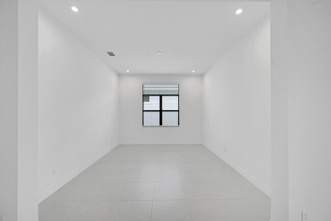 Building Photo - 9520 St Germain Dr