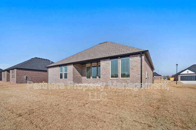 Building Photo - 411 W Taverner Xing