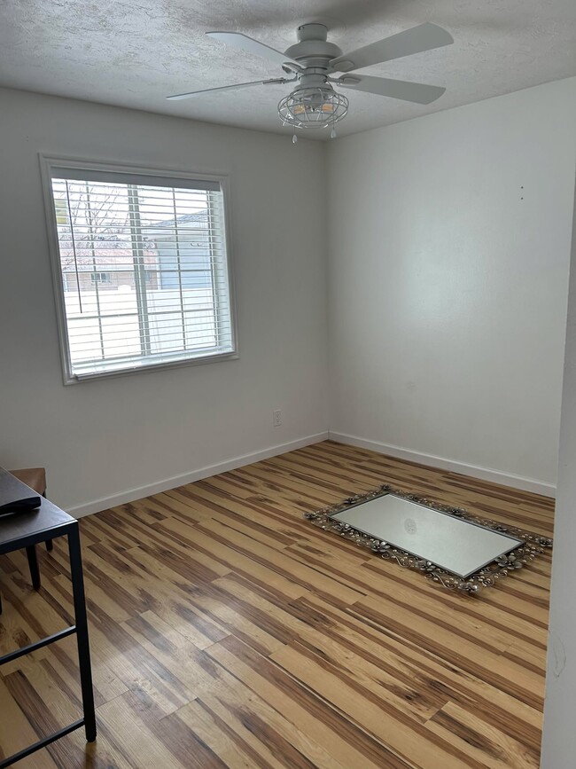 Building Photo - 1095 Canal Ave