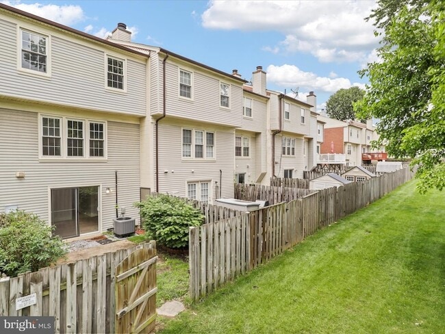 Building Photo - 2791 Grovemore Ln