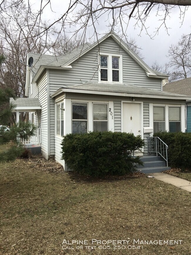 3 Bed/2 Bath Home For Rent!! 201 N Lake Ave Sioux Falls SD 57104