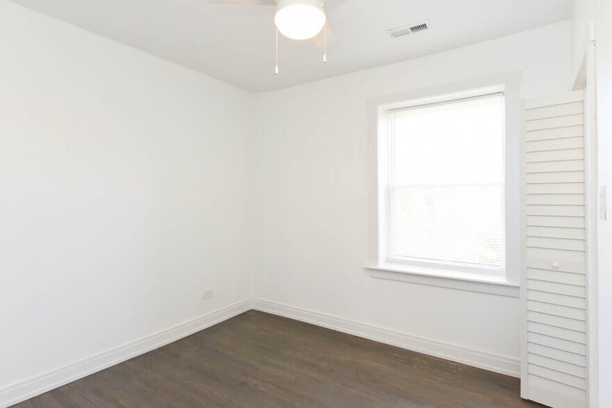 Building Photo - 3759 N Kimball Ave