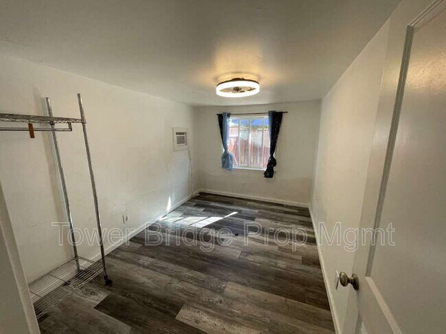 Building Photo - 474 Harding Ave