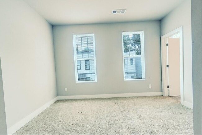 Building Photo - 728 Taylor Ct