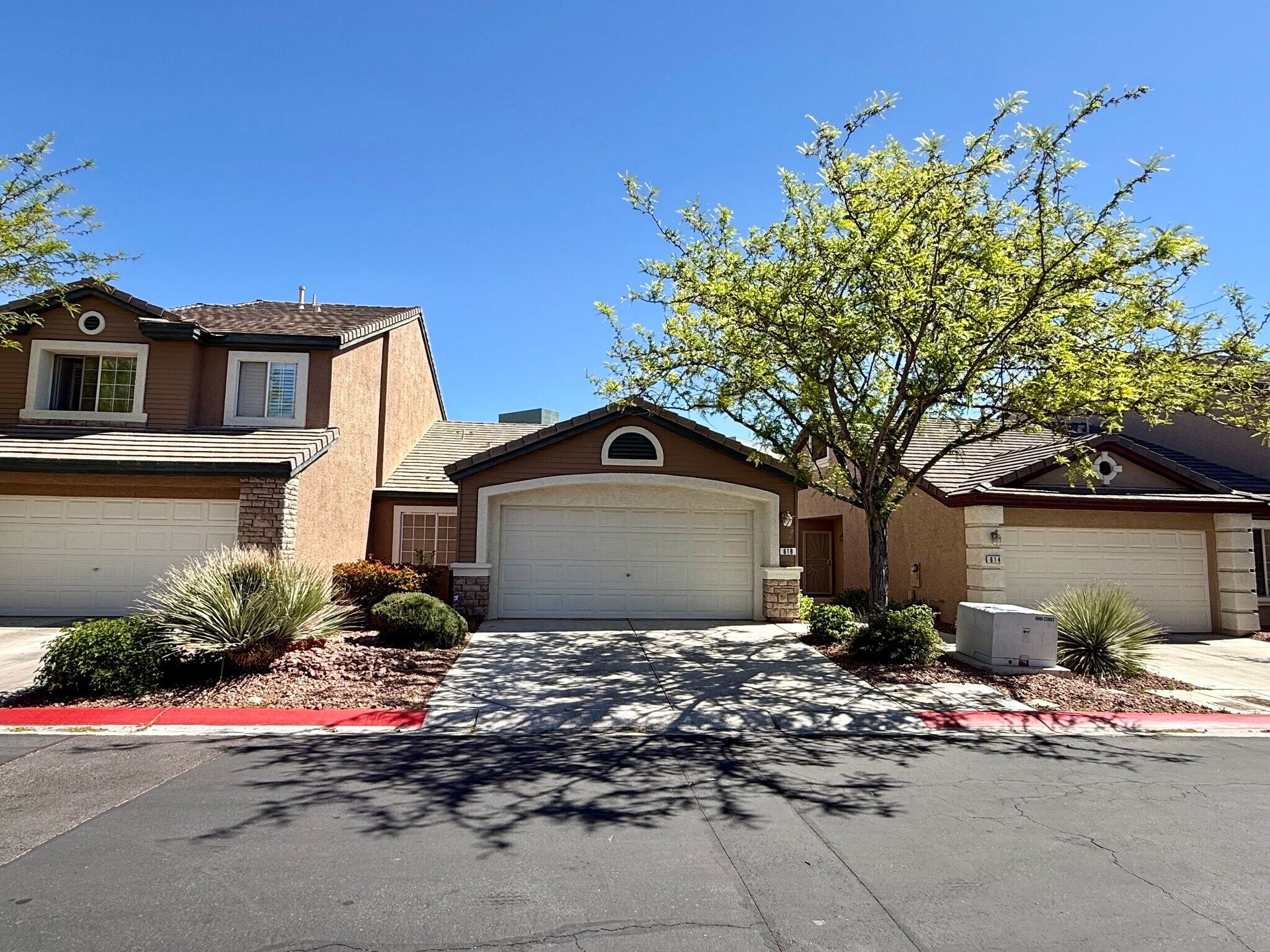 Building Photo - 618 Painted Cloud Pl