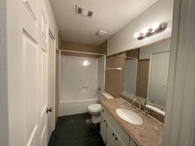Building Photo - 3018 Dale Ct