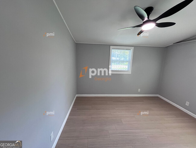 Building Photo - 4043 Lafayette Dr