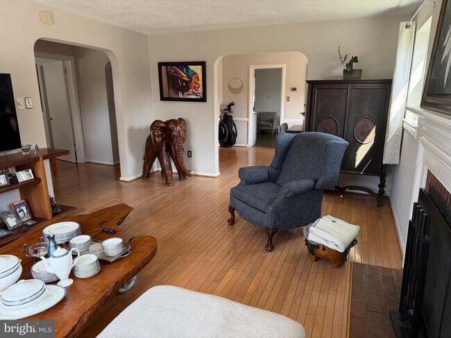 Building Photo - 2101 N Nottingham St