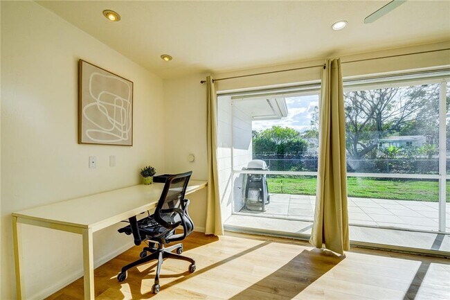 Building Photo - 3024 Rose St