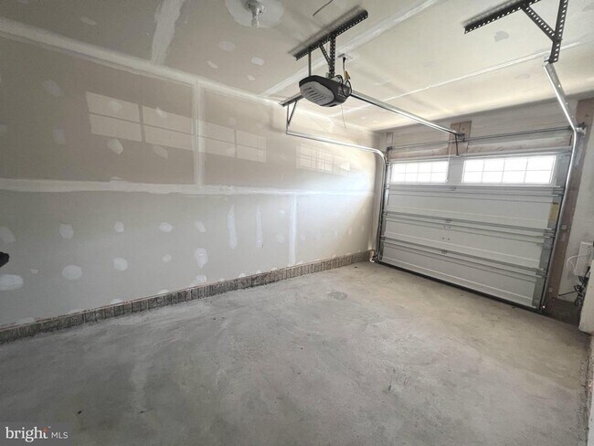 Building Photo - 620 Shore Forest Dr