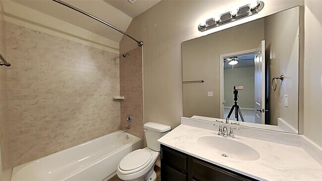 Building Photo - 11004 SW 38th Cir