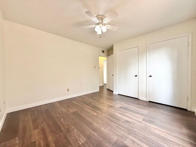 Building Photo - 1906 Brownwood Rd