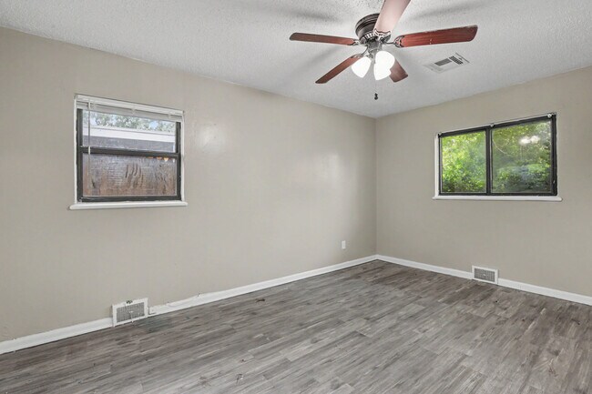 Building Photo - 2236 SW 59th Pl