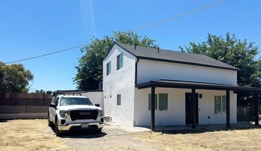Building Photo - 2400 River Rd