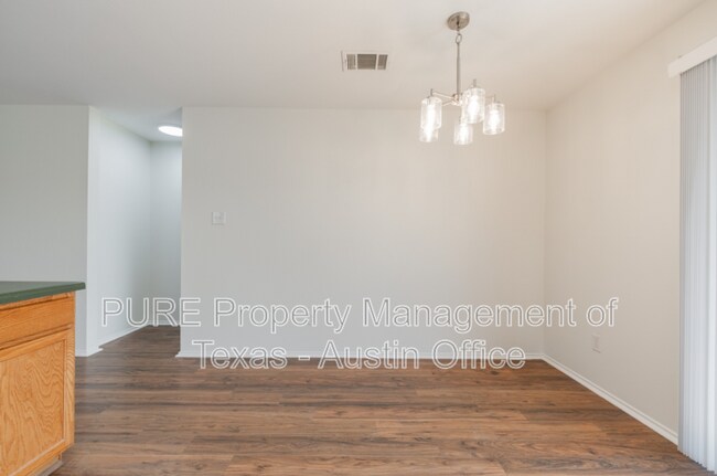 Building Photo - 306 Quail Hollow Dr