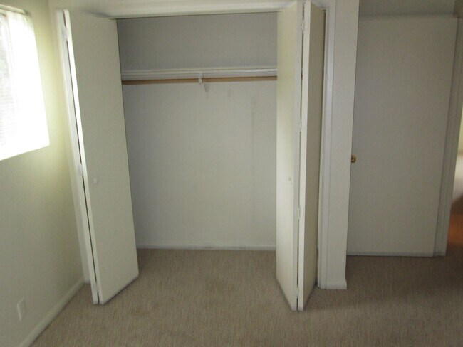 Building Photo - 570 Peach St