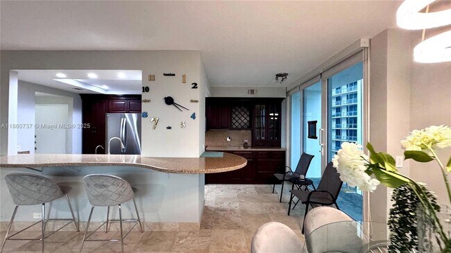 Building Photo - 3505 S Ocean Dr