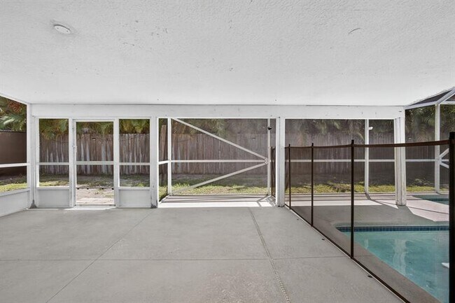 Building Photo - 5058 Canal Cir E