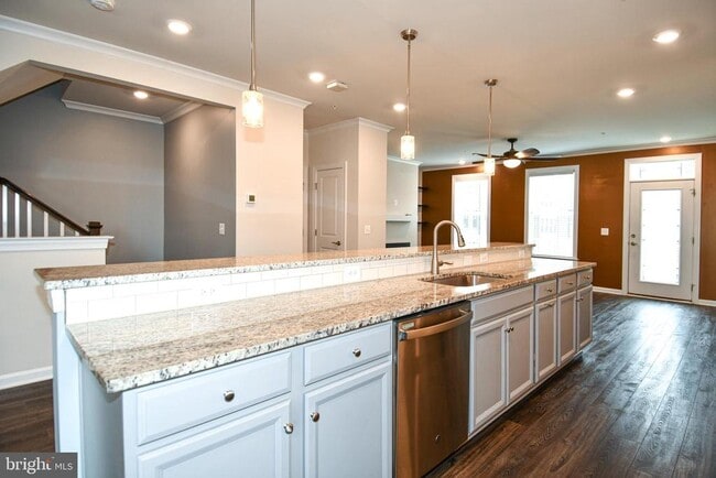 Building Photo - 20739 Heron Landing Dr
