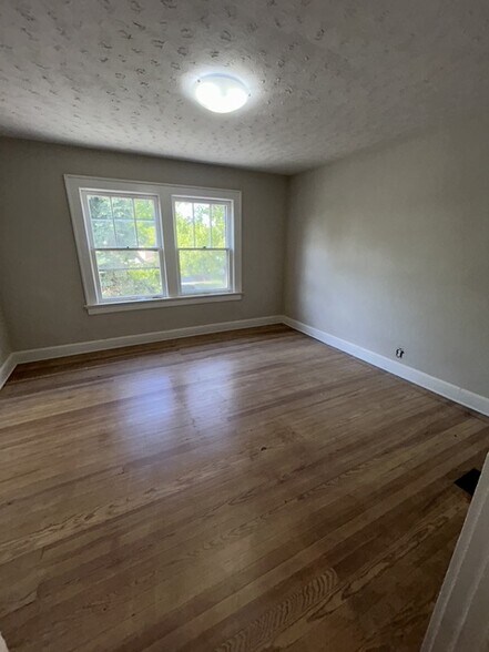 Building Photo - 811 N Dequincy St