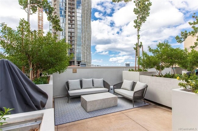 Building Photo - Aalii High Floor 1 bedroom, 1 bath, 1 parking