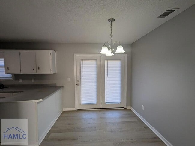 Building Photo - 971 Yale Ct