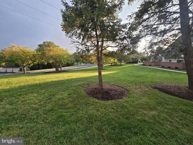 Building Photo - 306 Cherrington Dr