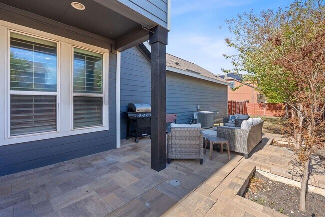 Building Photo - 5720 Baythorne Dr