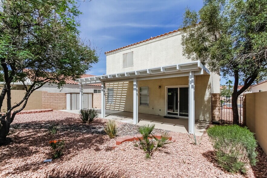 Building Photo - 733 Red Bark Ln