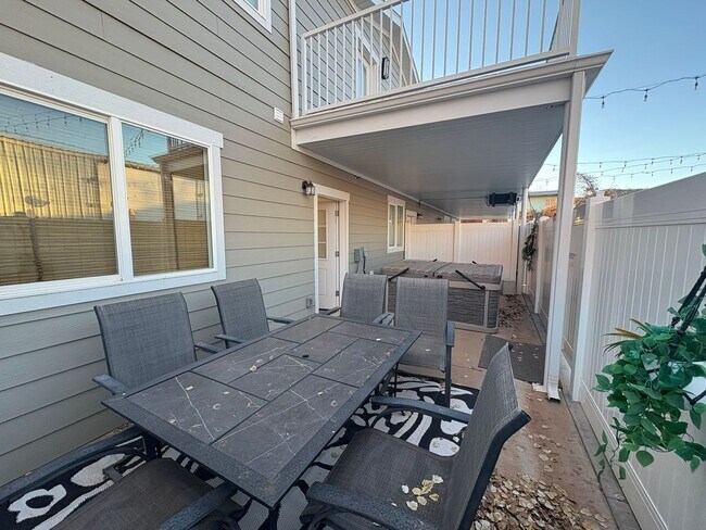 Building Photo - 380 Utah Ave