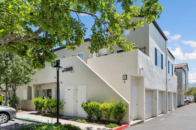 Primary Photo - 21305 Nandina Ln