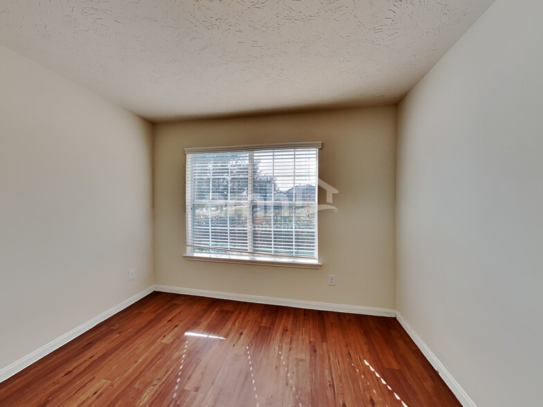 Building Photo - 3947 Hawthorn Glen Ct