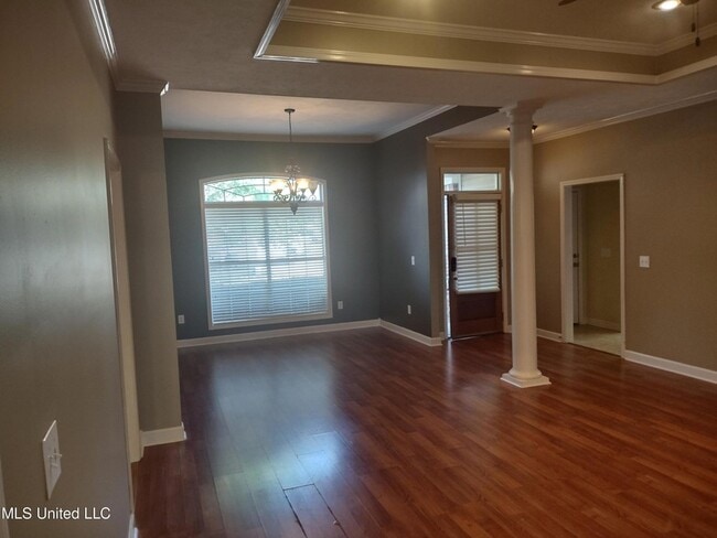 Building Photo - 902 Glen Cove