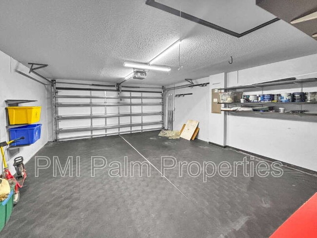 Building Photo - 829 SE Westminster Pl