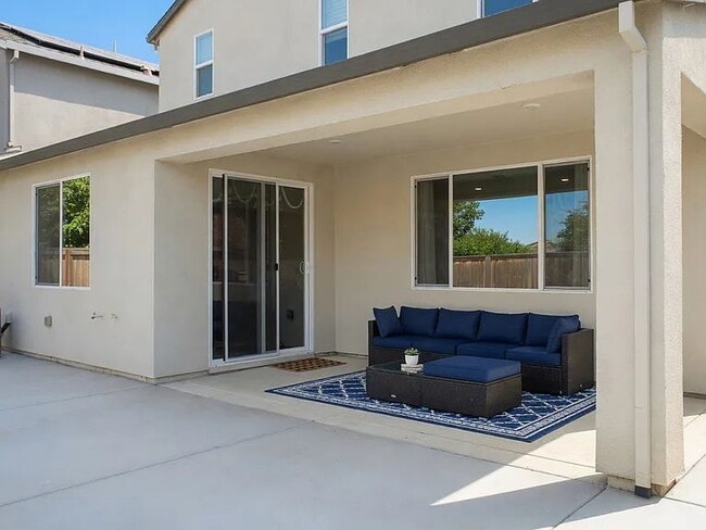 Building Photo - Welcome to this recently built 2024 home offering 1,977 sq ft of modern living space.