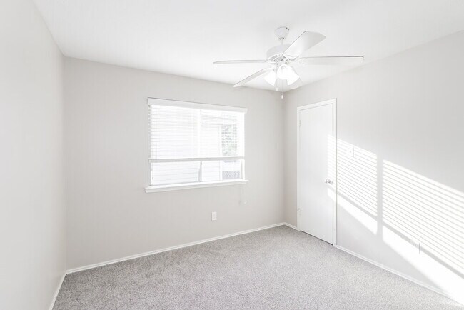 Building Photo - 627 Bold Ruler Dr