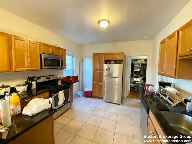 Building Photo - 54 Delle Ave