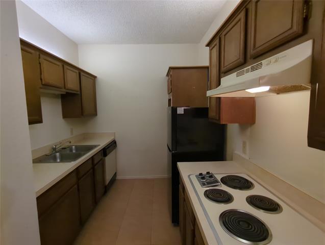 Building Photo - 9600 Royal Ln