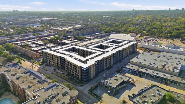 Building Photo - 1950 Winrock Blvd