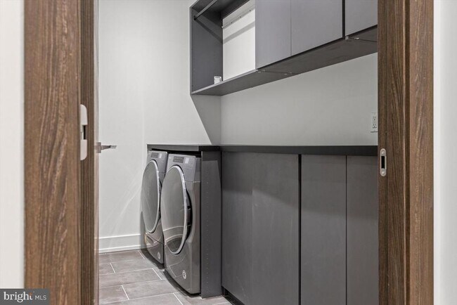 Building Photo - 724 Chestnut St