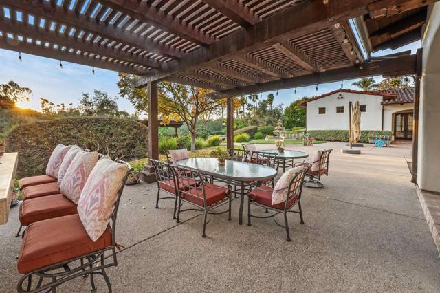 Building Photo - 6870 La Valle Plateada