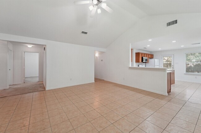 Building Photo - 86 Genesee Ridge Dr