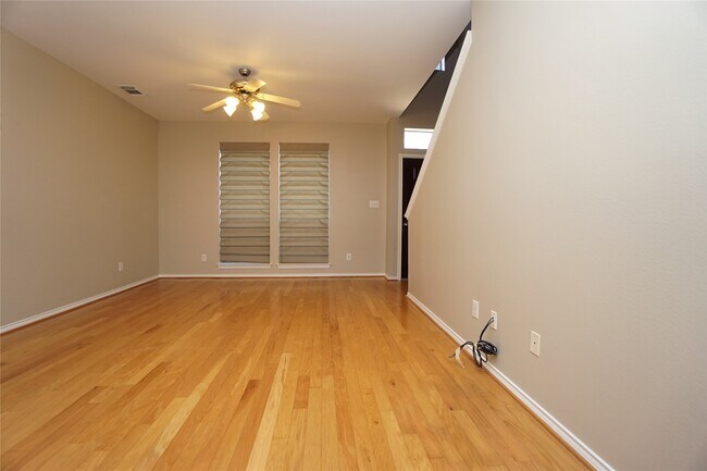 Building Photo - 1518 Sutton St