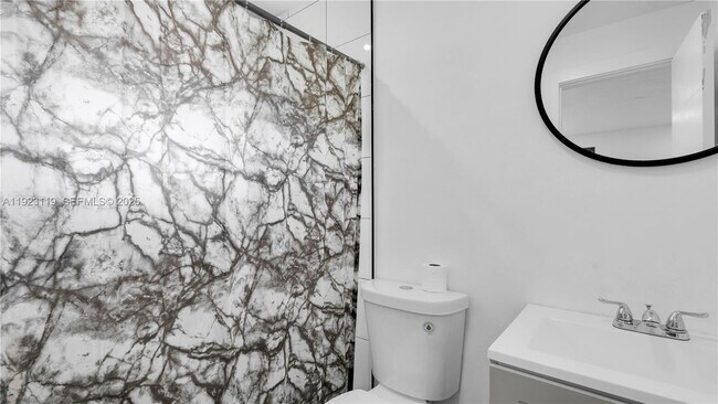 Building Photo - 32 SW 9th St