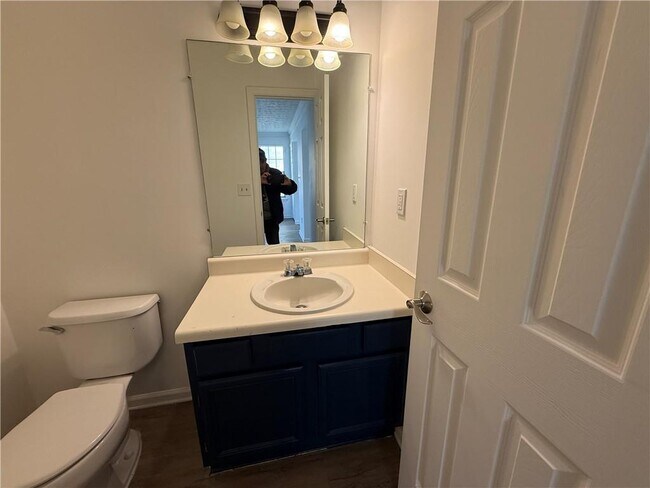 Building Photo - 3859 Meadow Creek Dr