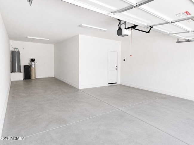 Building Photo - 1131 E Binner Dr