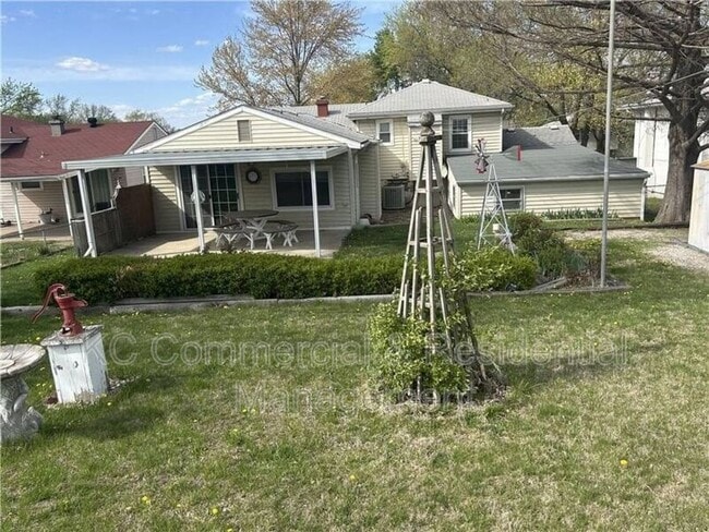 Building Photo - 7809 NE San Rafael Dr