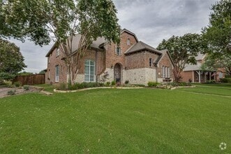 Building Photo - 840 High Willow Dr